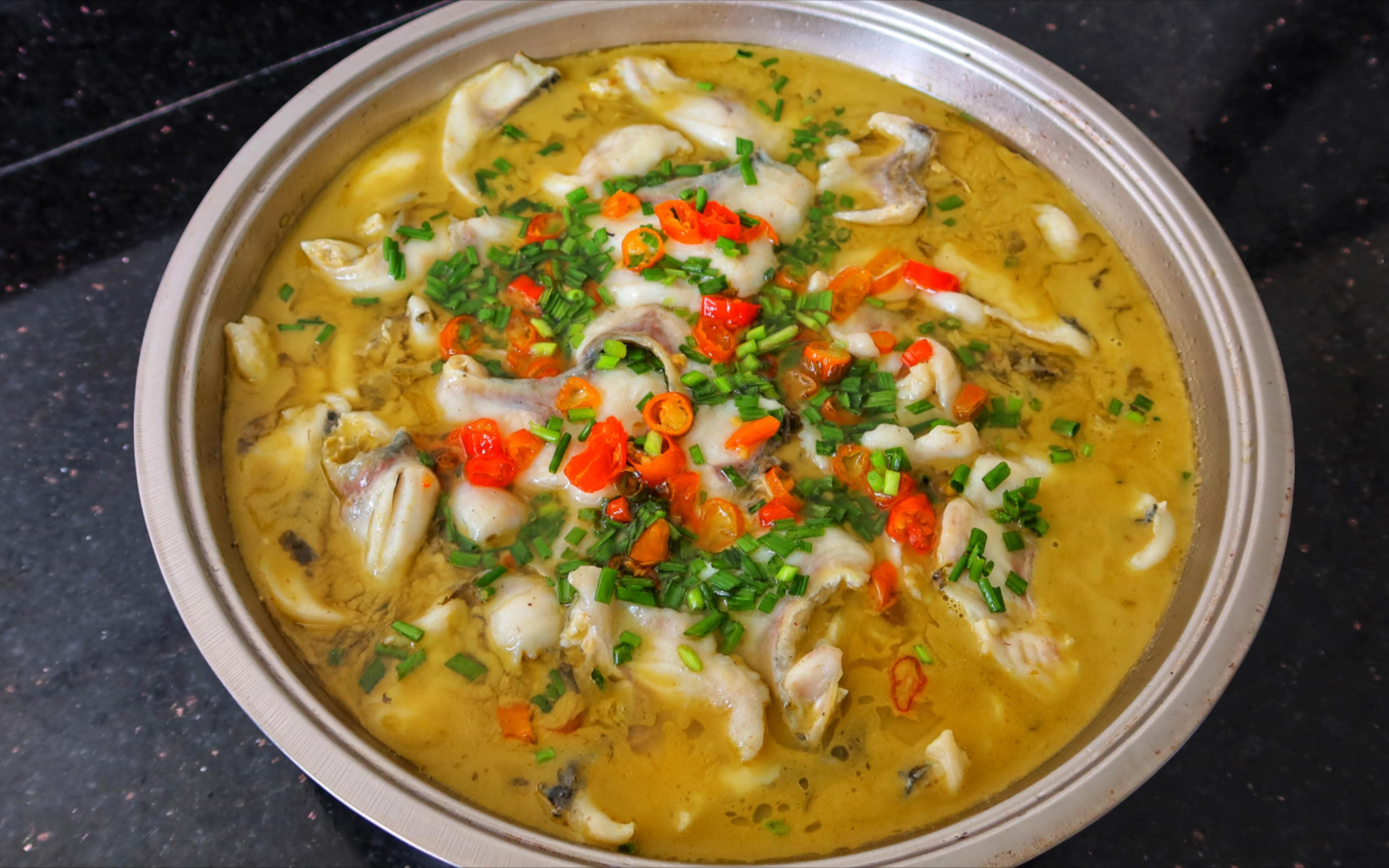 这样做的金汤酸菜鱼,汤鲜肉嫩,酸辣爽口,这汤泡饭绝了