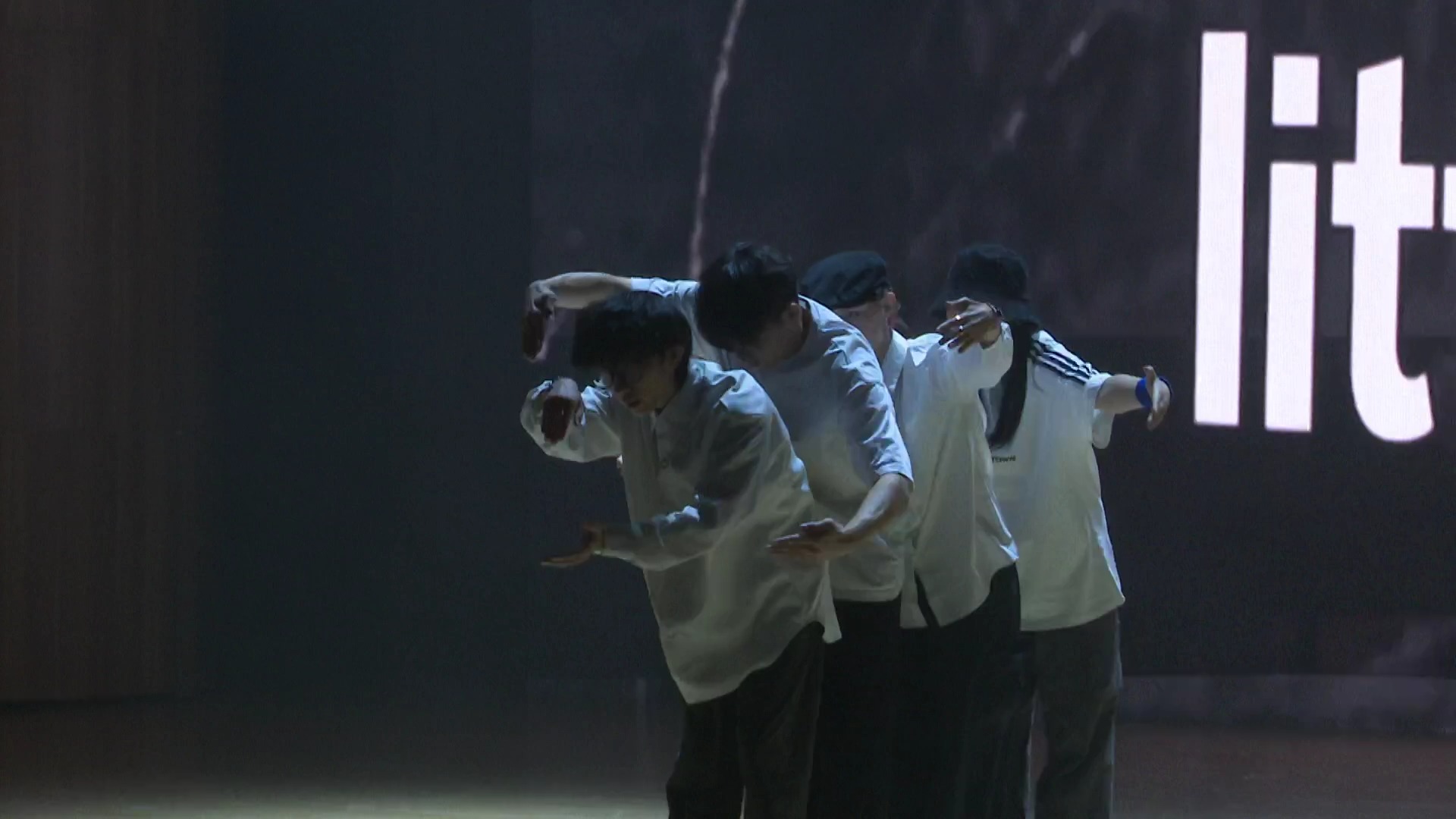 一反常态的清凉震感舞!