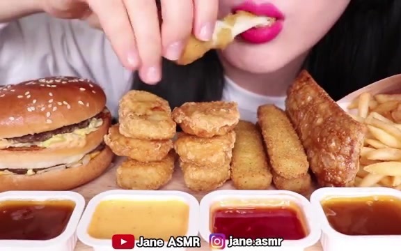 韩国吃播jane20210516麦当劳大汉堡上校鸡块薯条助眠咀嚼声