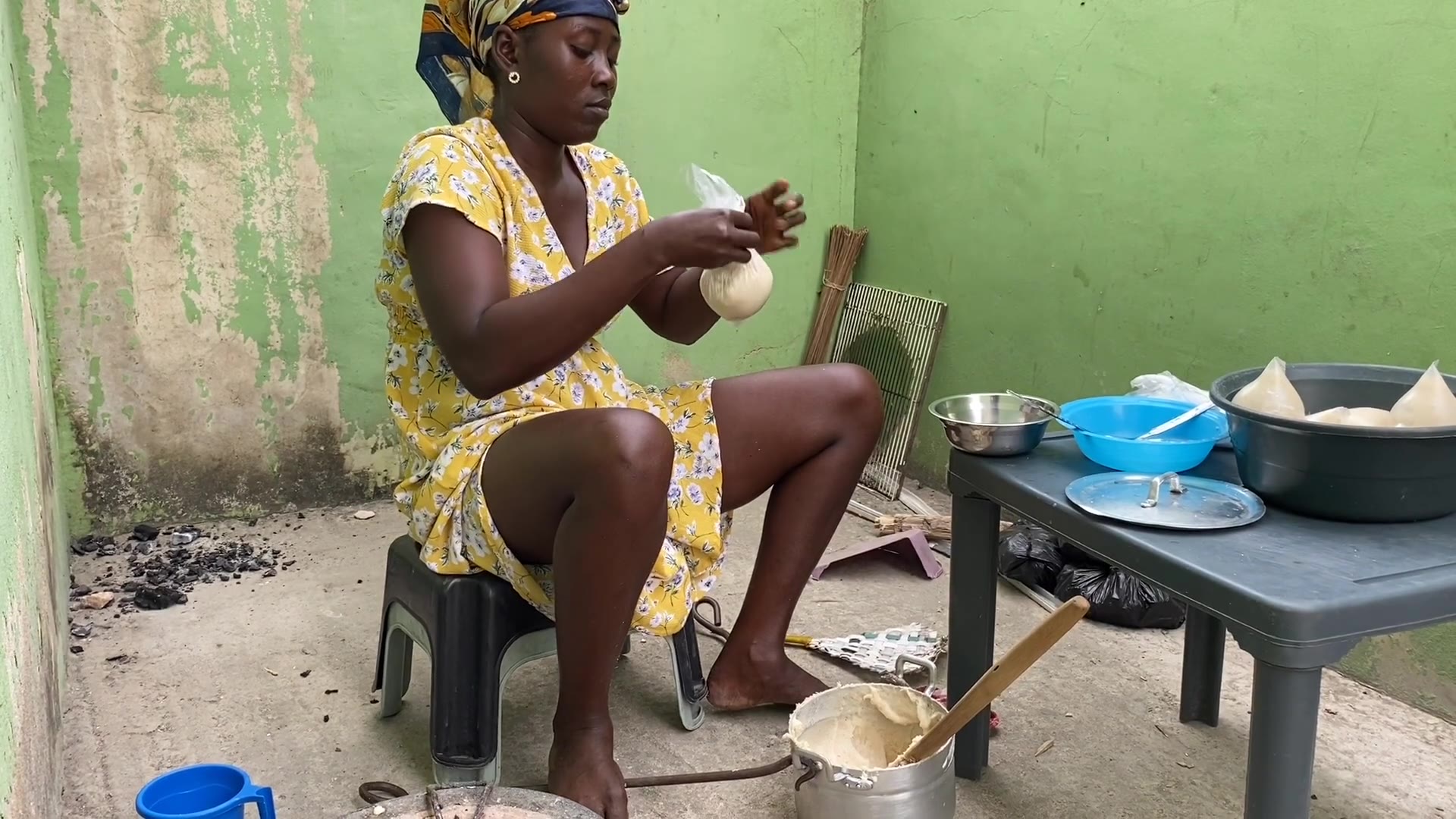 非洲西马,主食制作过程好吃不贵.