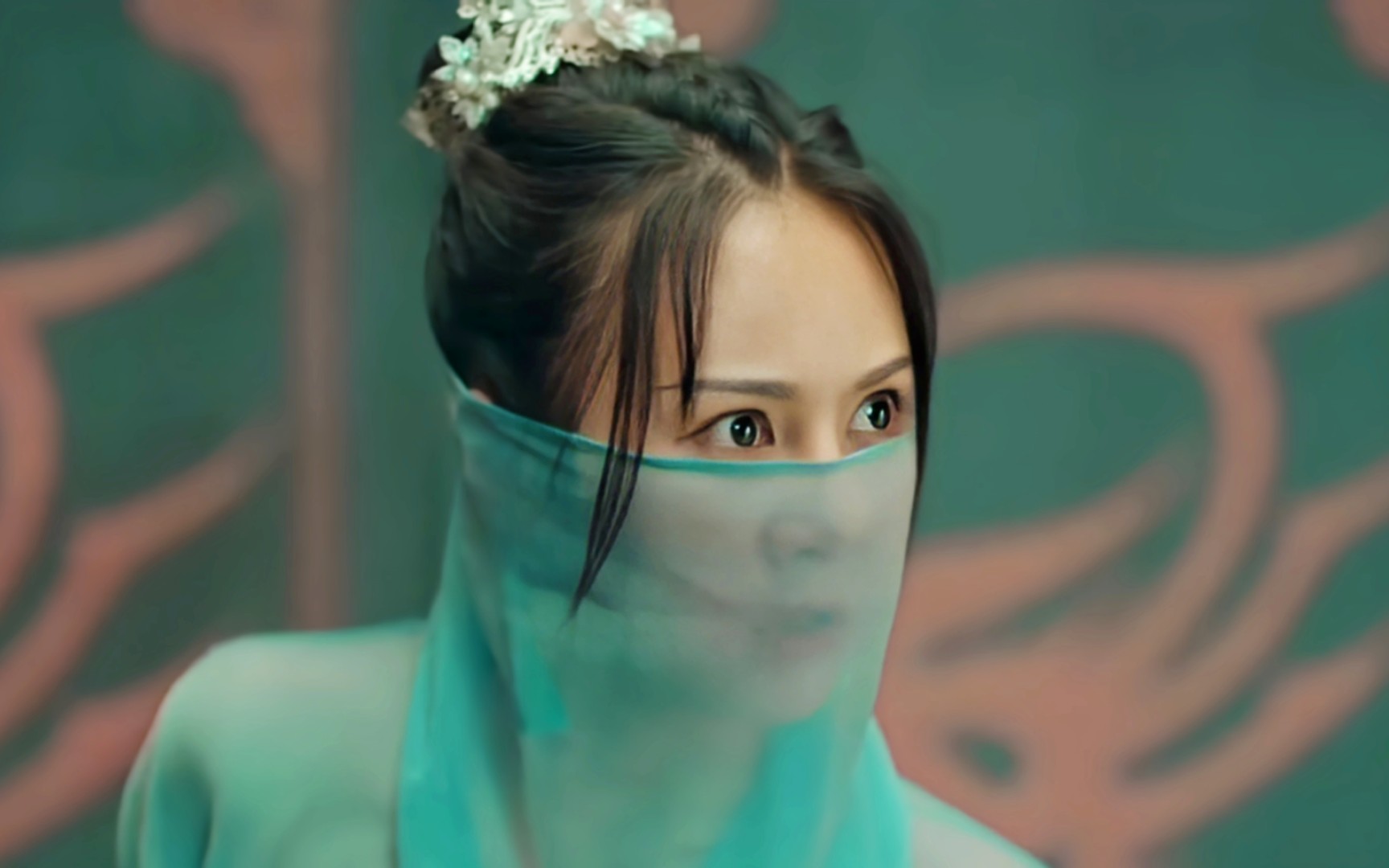 古装女神打戏,轻纱蒙面女侠力战邪派高手,被打成重伤吐血,最终香消玉