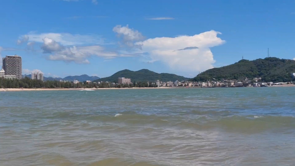 跨过山和大海,展望一望无垠的平原