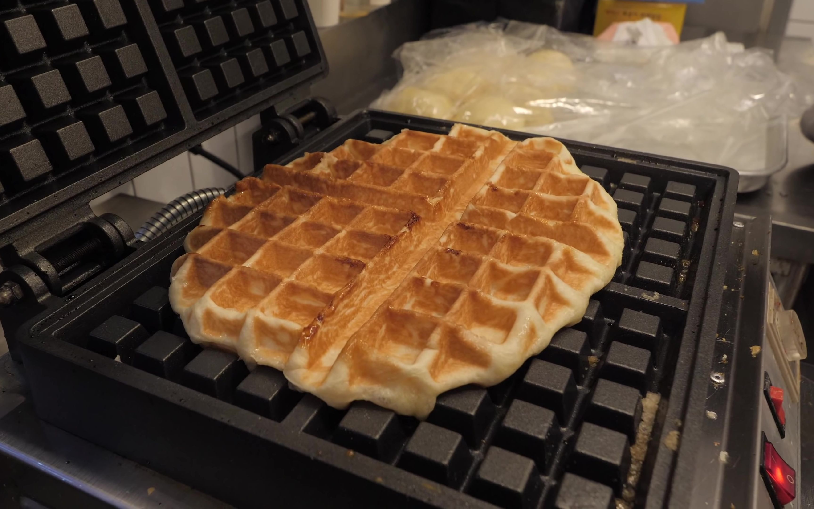 手工制作的大型华夫饼 - 韩国街头食品