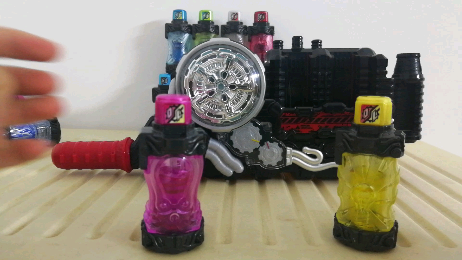 假面骑士创骑builddx章鱼电灯满瓶能量瓶