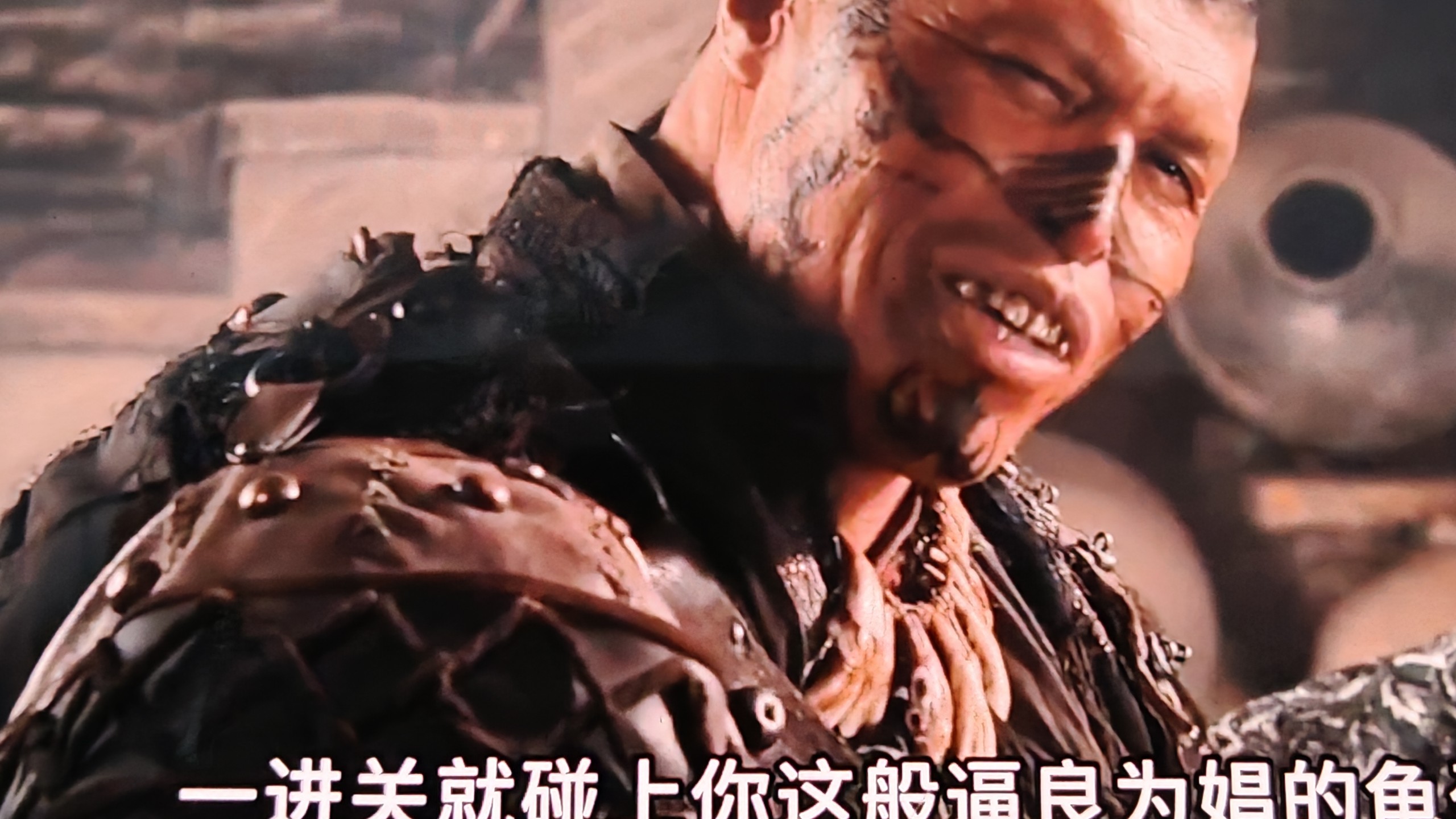 凌雁秋带着素慧容到龙门客栈,遭遇了二档头带领的西厂厂卫