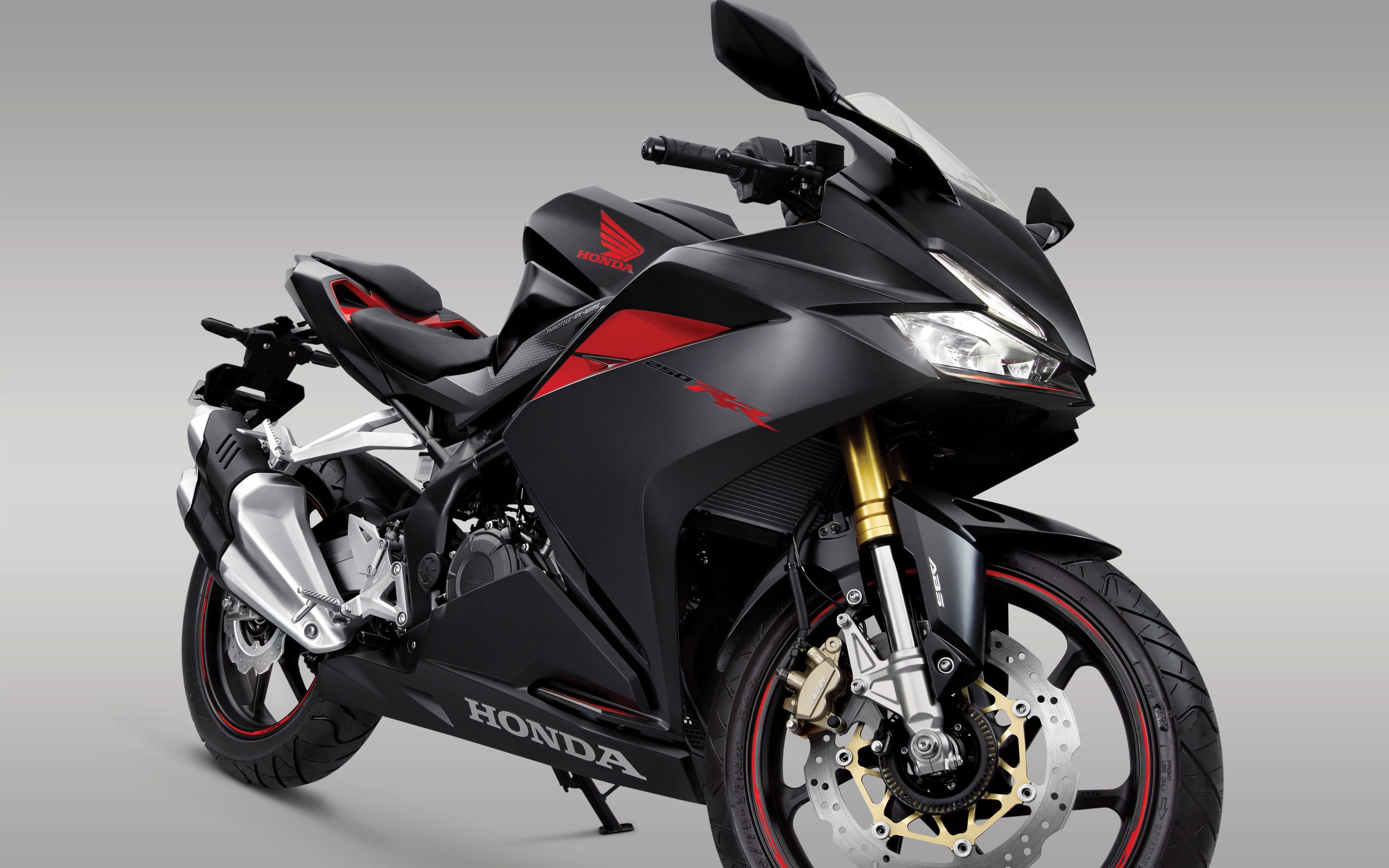 两个2017 cbr250rr评测视频,来自油管_哔哩哔哩 (゜-゜)つロ 干杯