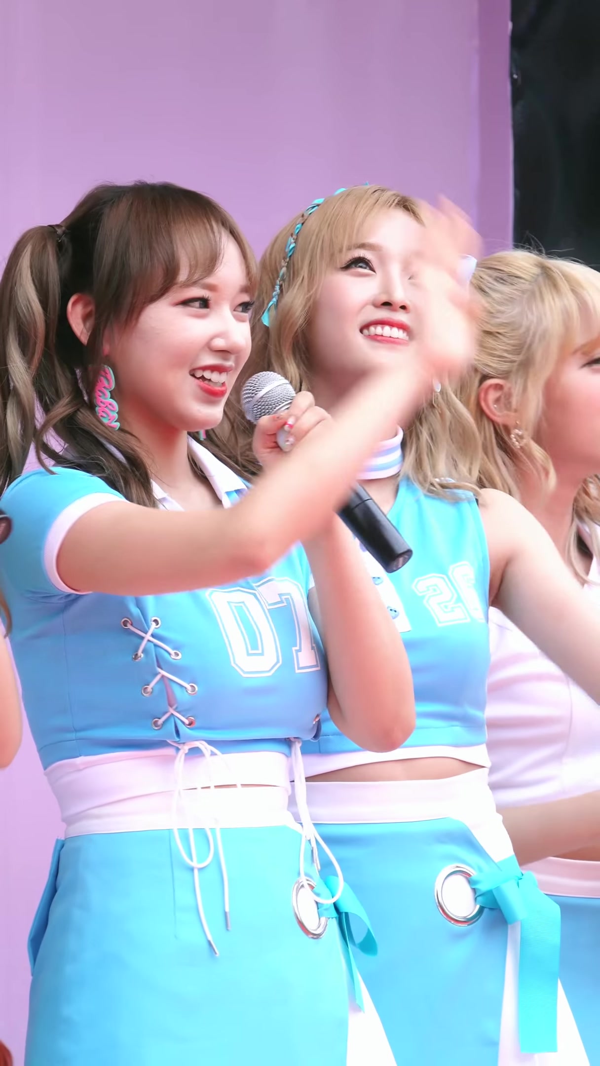 170701 程潇唱歌双马尾蓝色运动服好可爱