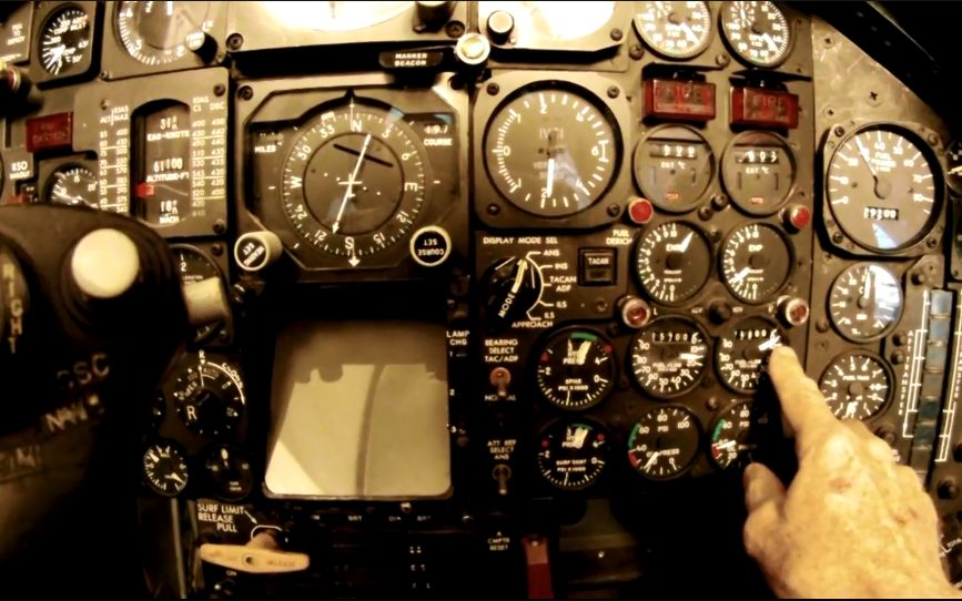 sr-71 老飞行员带你参观sr-71座舱,发动机_哔哩哔哩 (゜-゜)つロ 干杯