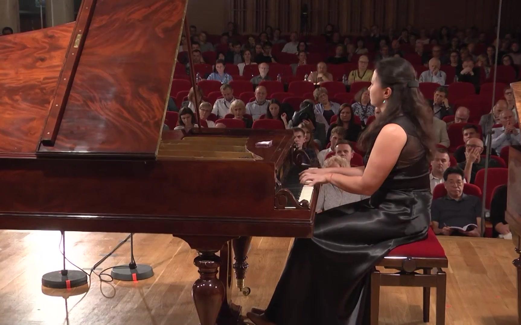 [图]Dinara Klinton – J.S. Bach, Prelude and Fugue in D major, BWV 850 (First stage)