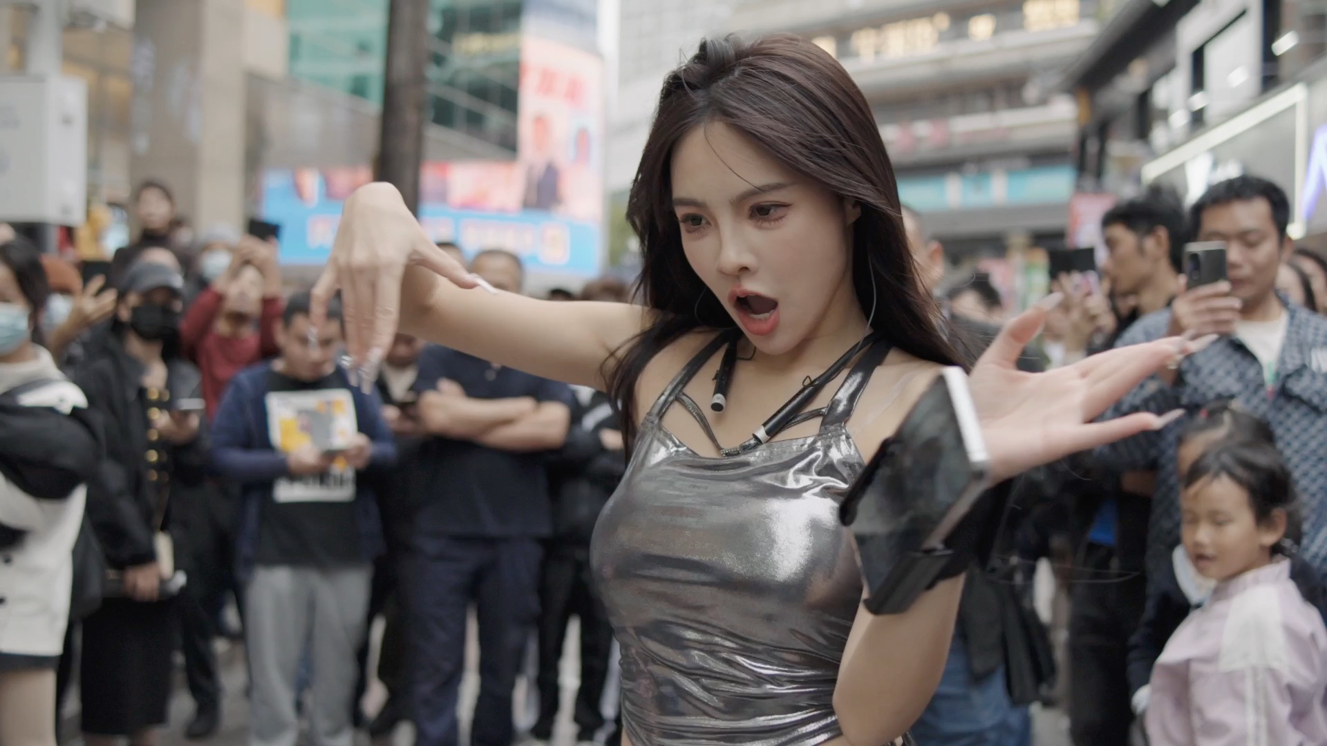 索尼fx30拍摄小仙仙东门老街舞蹈,镜头唯卓仕23mm f/1.