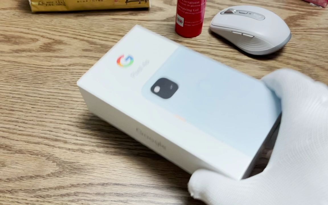 因为手感在2021年中入手一台一年前的入门级手机pixel4a蓝色开箱