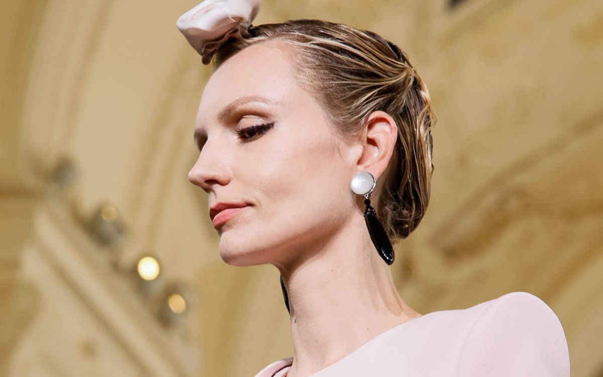 优雅本雅 潇洒从容〗armani御用模特 agnese zogla | 2019年armani