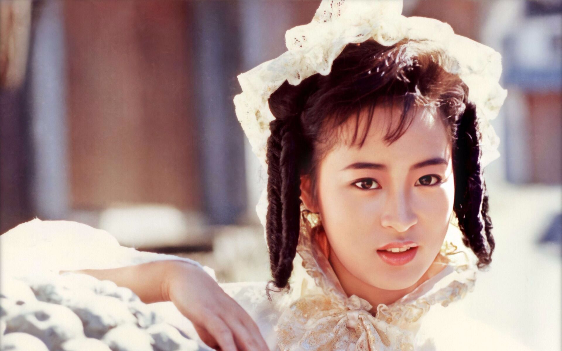 【黎美娴】冷月银纱镀,美人月下笑——(赠:皇莆秋荻)【黎美娴】与38位