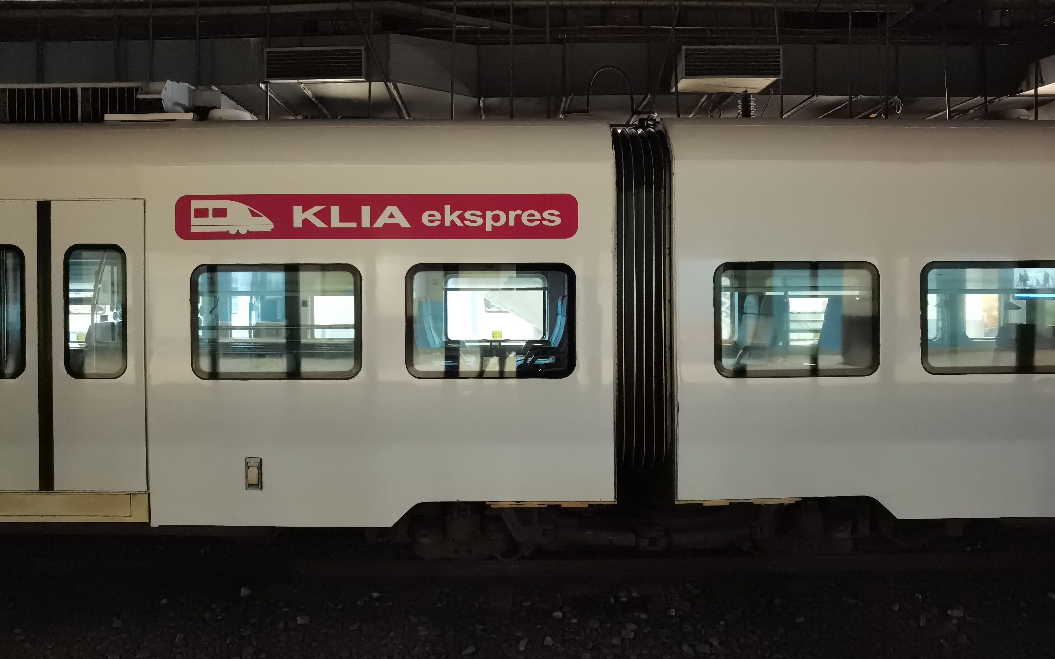 吉隆坡中央车站(kl sentral)至吉隆坡国际机场(klia)段 列车走行音