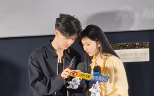 嘉伦哥就很妙，会模仿一些小人儿