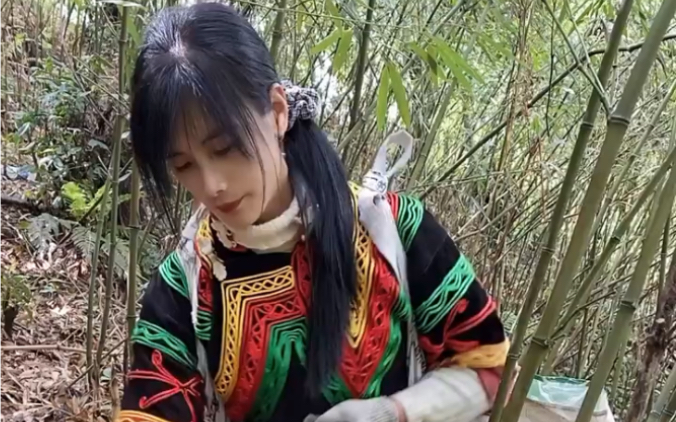 小凉山沐媚在弄出干嘛