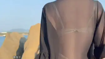 男人只是偷看后妈换黑丝，下一秒父亲就派出狙击手要置他于死地！可他却装杯的毫不在意...