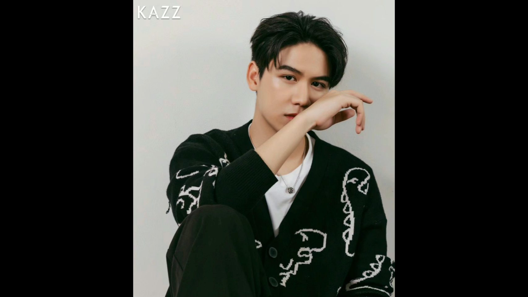 16《星期三俱乐部》主演kazz杂志图,7:00pm(泰国时间)主创在kazz