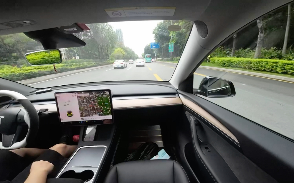 副驾视角特斯拉model y感受深圳龙岗早高峰