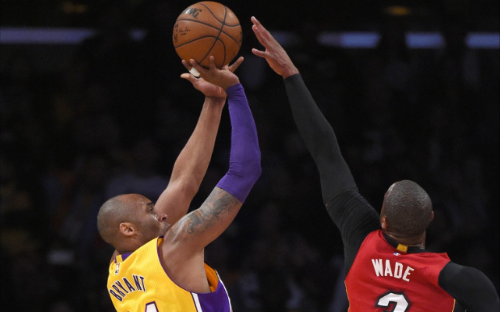 几秒钟的视频告诉你,认真防守的科比是有多恐怖