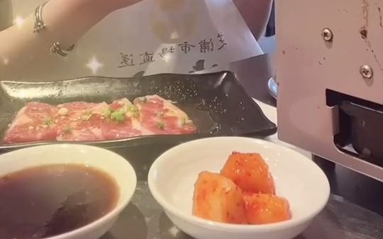 日本美食~880日元(53rmb)的和牛烤肉套餐它香吗??哔哩哔哩bilibili