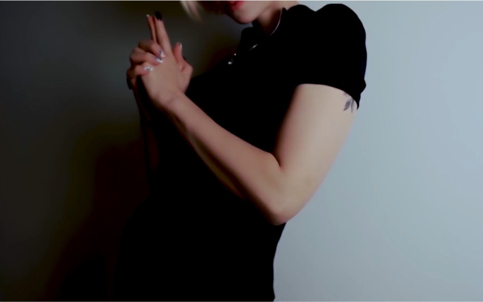 【sleepy cupcake】黑暗与可爱的抓挠