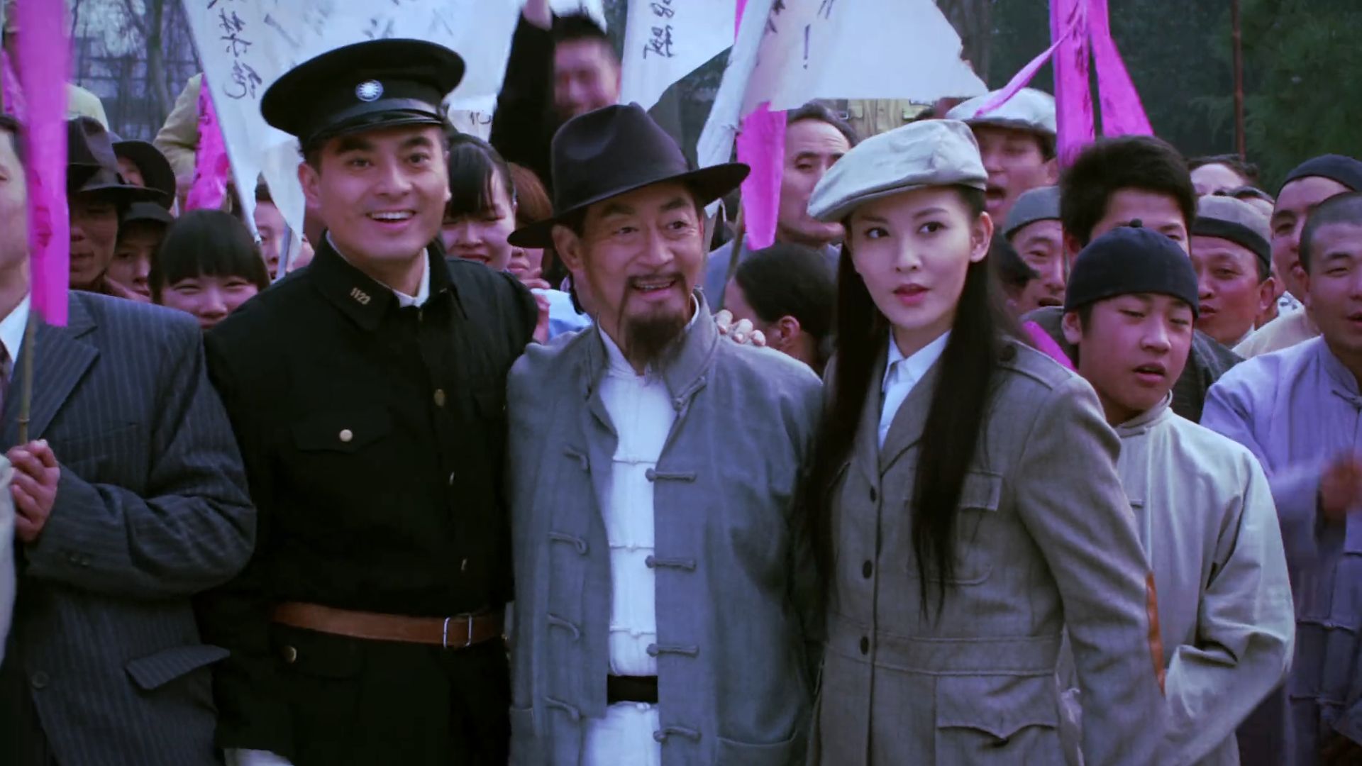 新燕子李三:鬼子装好人硝烟拿假烟土,哪料被燕子门掉包成真货