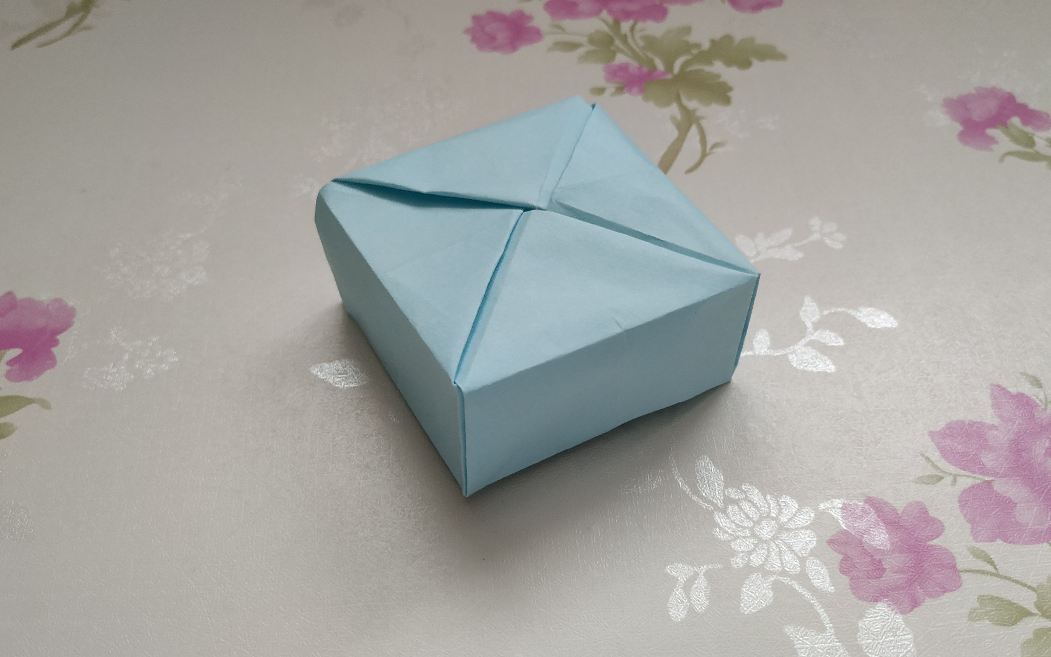 手工折纸diy,如何折叠纸盒子,超级简单的纸盒子折法(二)