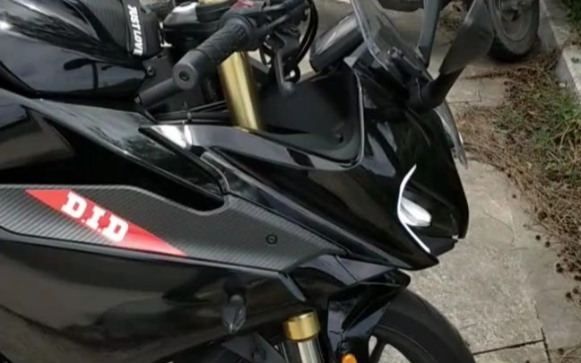 250sr赛道版黑武士改色贴膜,这内敛的配色,深邃的大脸,黑豹既视感