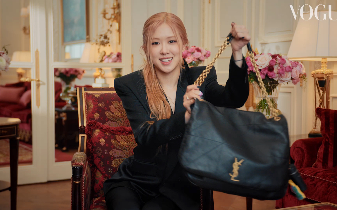 【rosé/朴彩英】rosé的ysl包包里装了什么( france vogue)