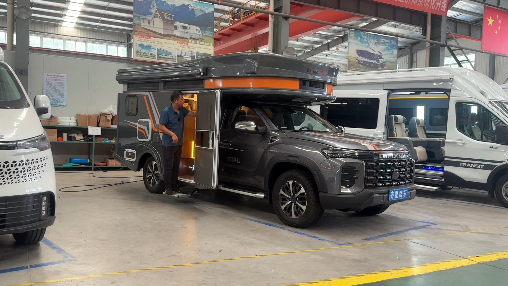 全铝箱体三层叠峦升降顶升降展示,柴油四驱带差速锁的越野房车