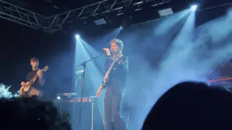 Tải video: 【Glass Animals】whatthehellishappening? | Leeds 20240708