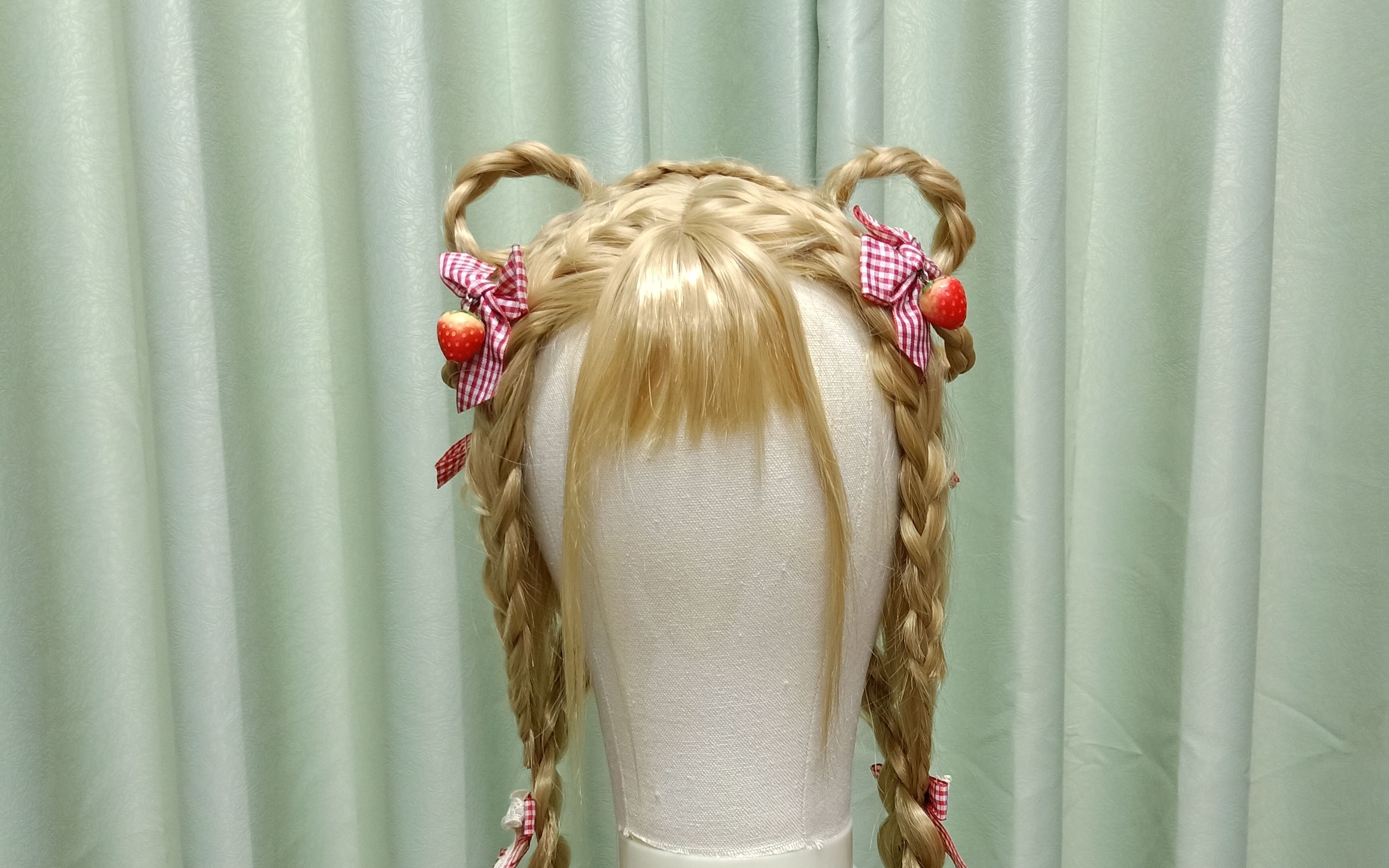 小熊摘草莓lolita假发发型教程