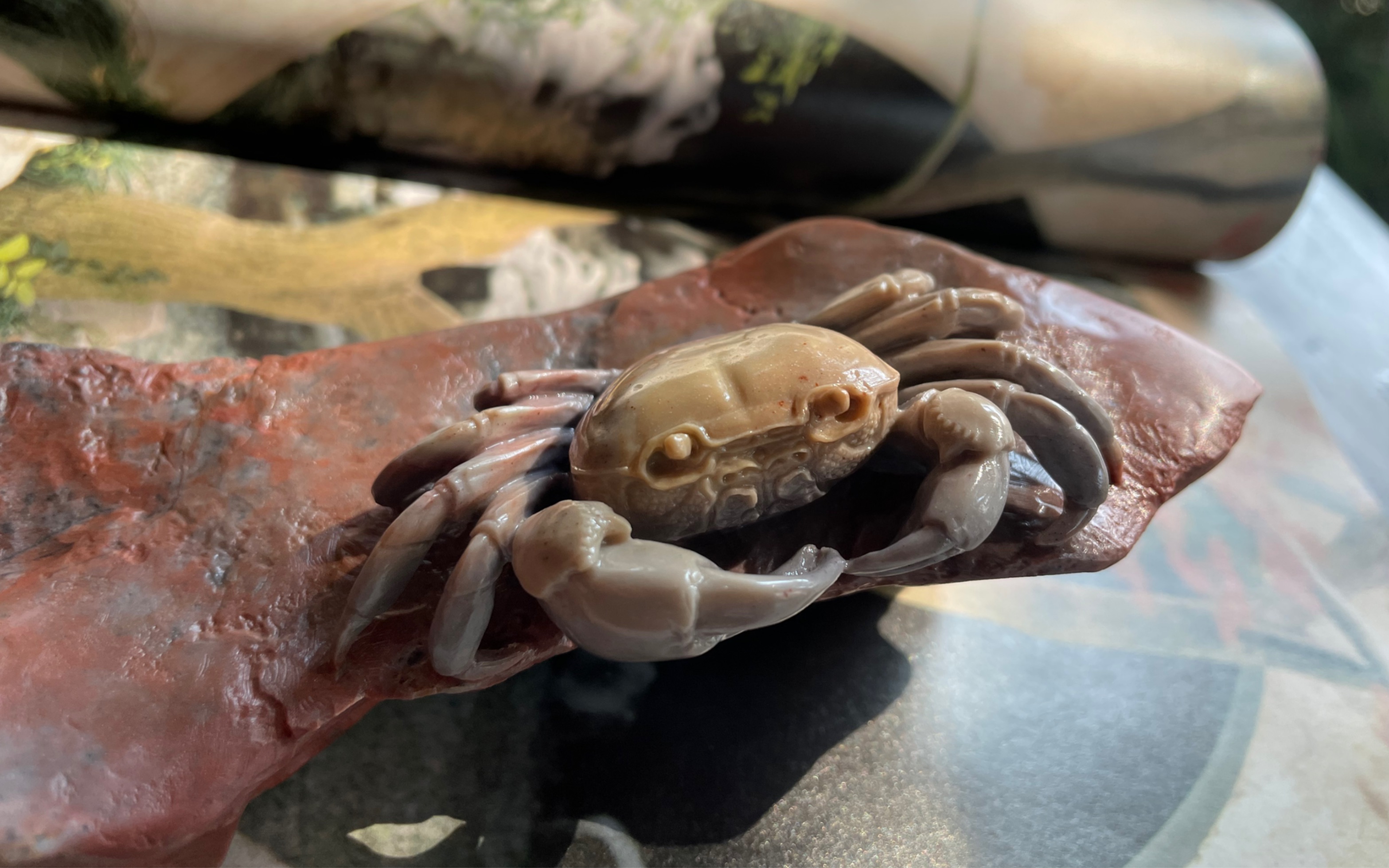 秋坞居寿山石写实俏色巧雕螃蟹 粉紫粉紫的溪蟹