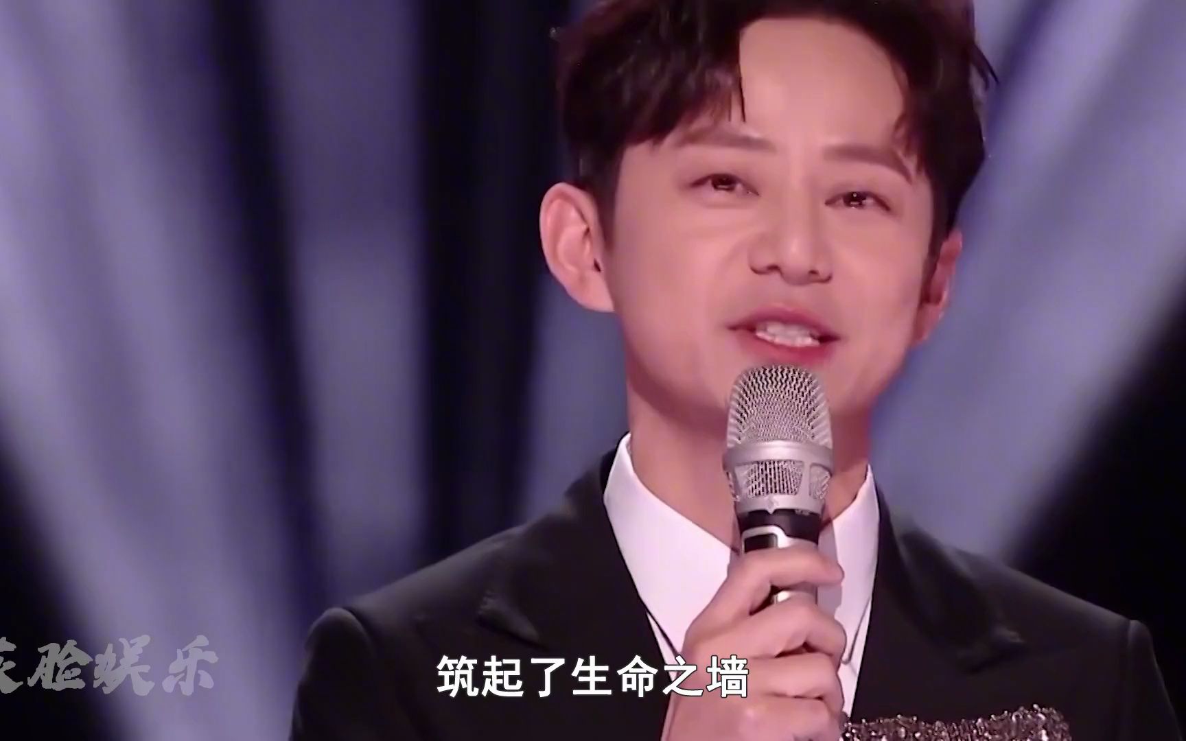 何炅:跨年晚会现场崩溃痛哭,让汪涵不知所措,背后原因让人泪目