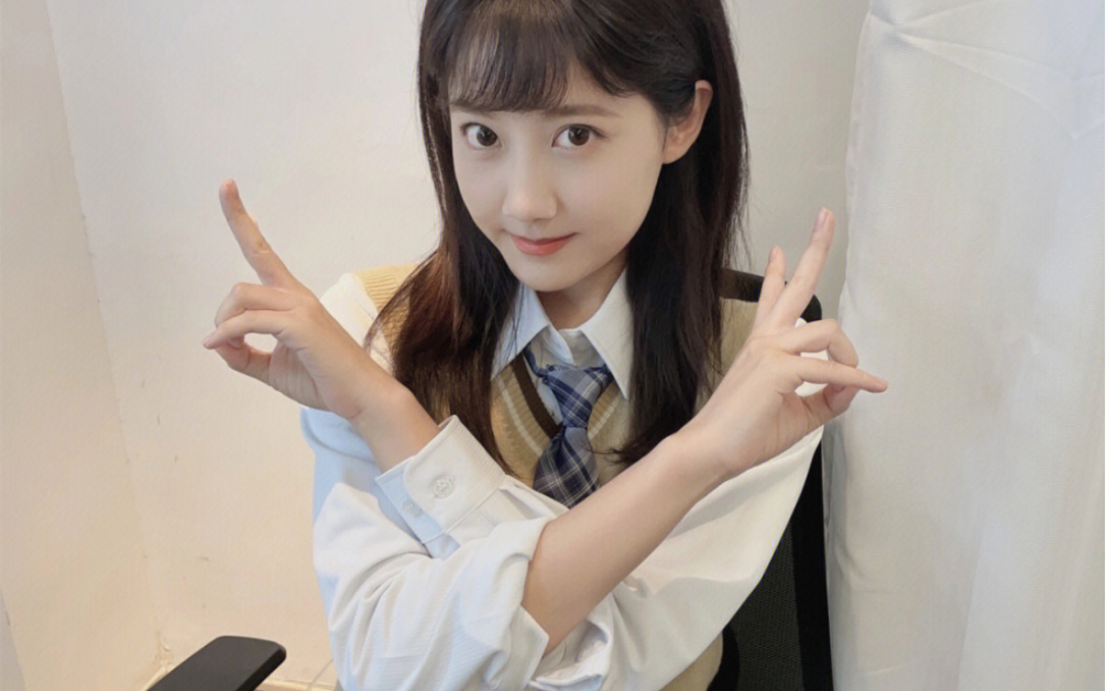 【李艺彤】221026 b站直播回放 开心恰饭后的闲聊