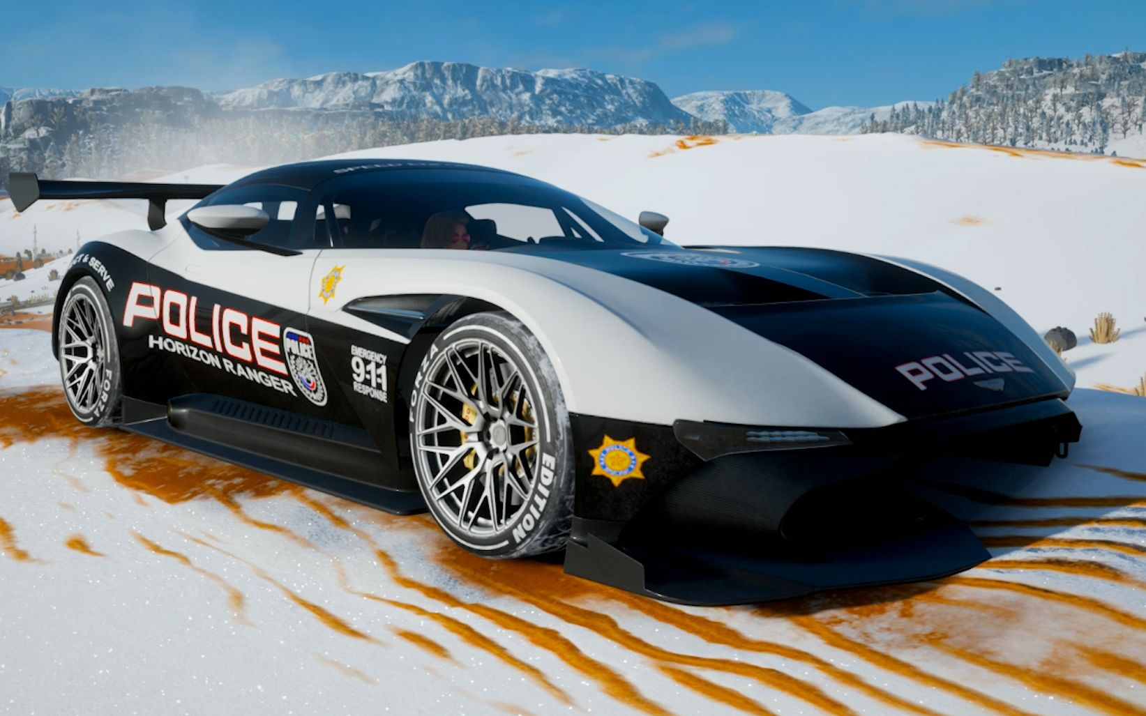 地平线4:阿斯顿·马丁vulcan(火神)警车版!一个帅字了得