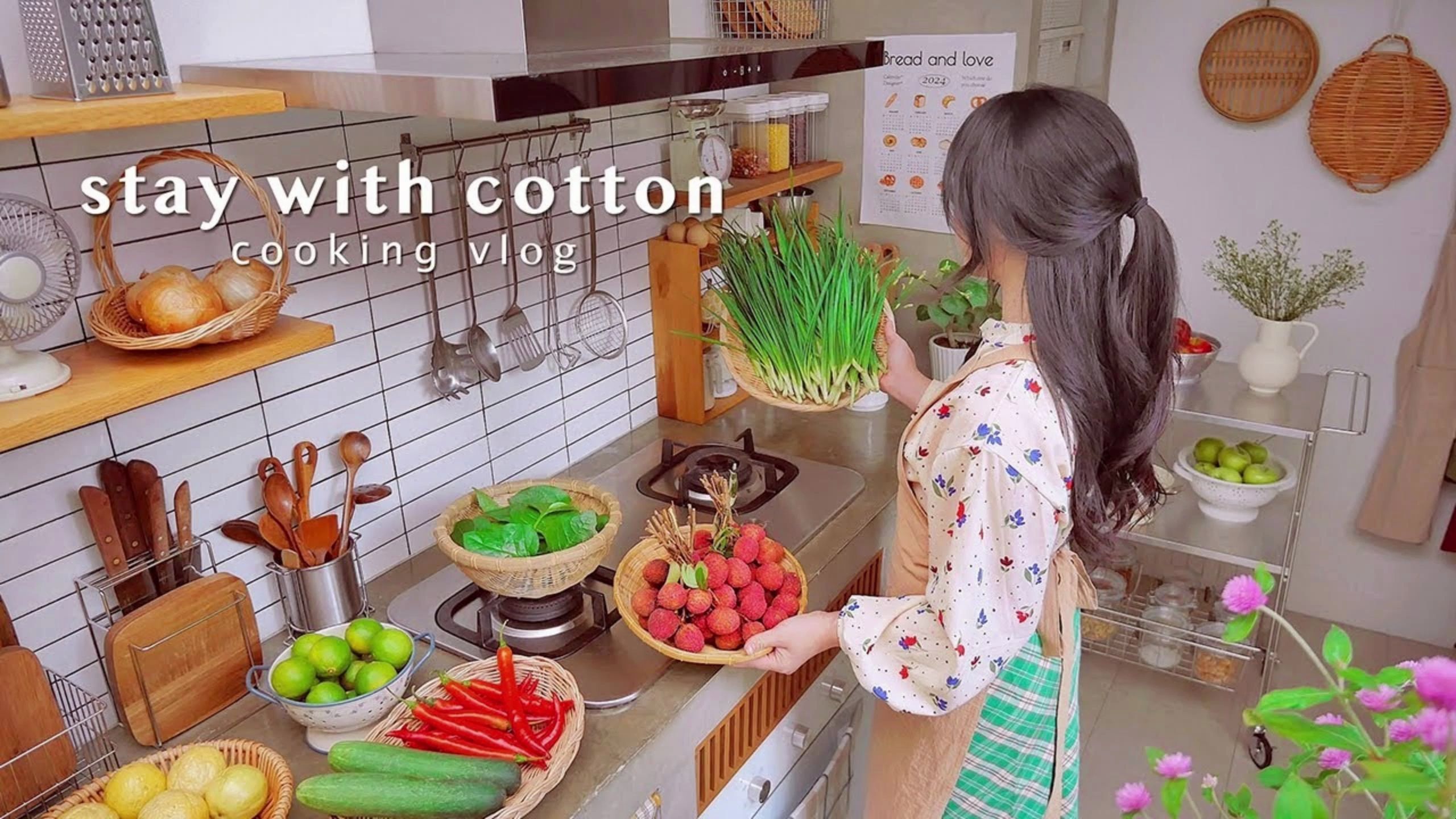 【stay with cotton | 240623 | 中字】清清爽爽的夏日泰餐:漂亮的香兰汁、荔枝炒饭、锡兰菠菜沙拉、韭菜蒸豆腐哔哩哔哩bilibili