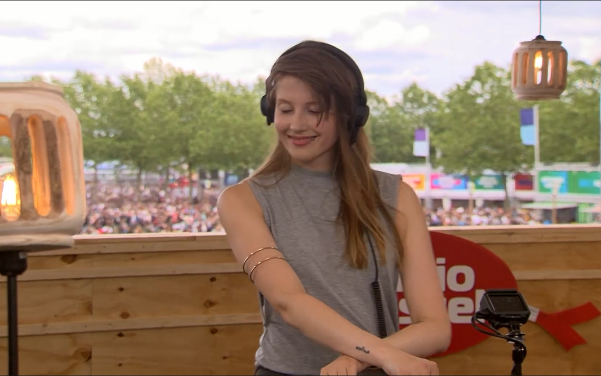 charlotte de witte - live bij studio brussel op rock werchter