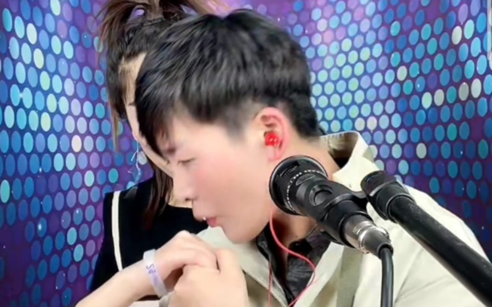 【漫雪直播间】与女儿们的互动,大宝手出镜小宝声音出镜