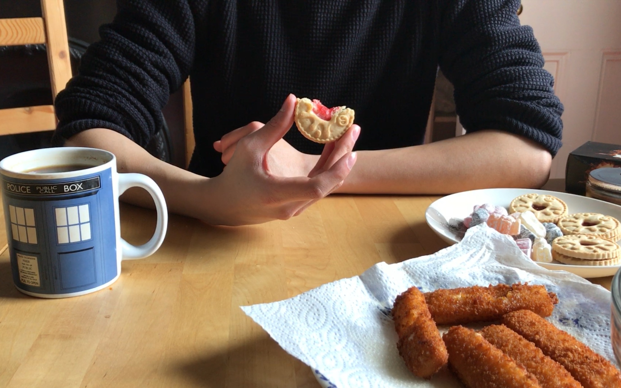 vlog 008: 憋久了上街走走～再做一次炸鱼条和蛋奶糊的吃播吧