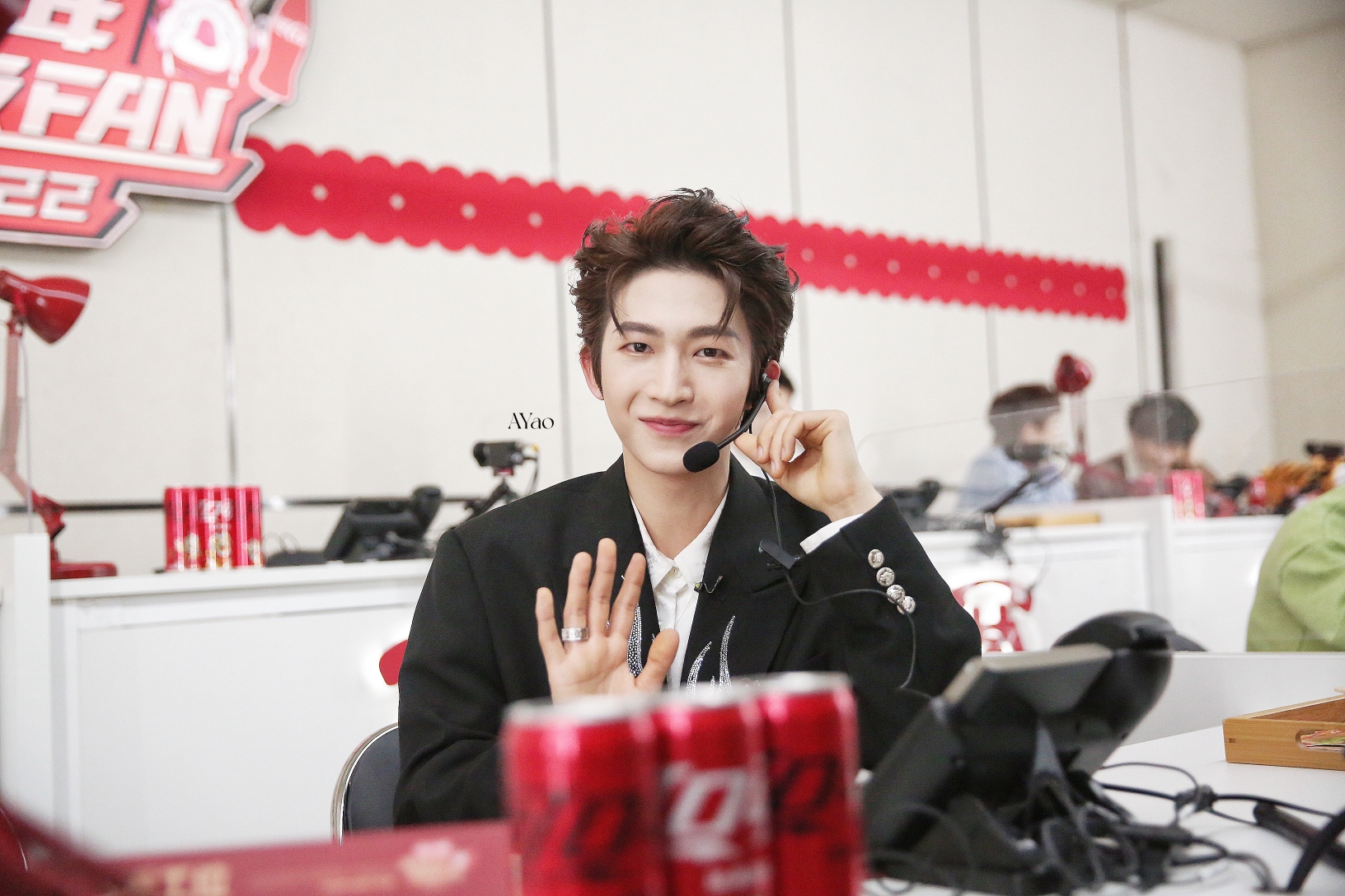 【into1刘宇】家族年夜fan花絮:电话转接员口播