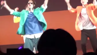 【王耶啵】UNIQ CELEBRATE //超嗨企鹅舞！！一起蹦迪！！//考古高清饭拍
