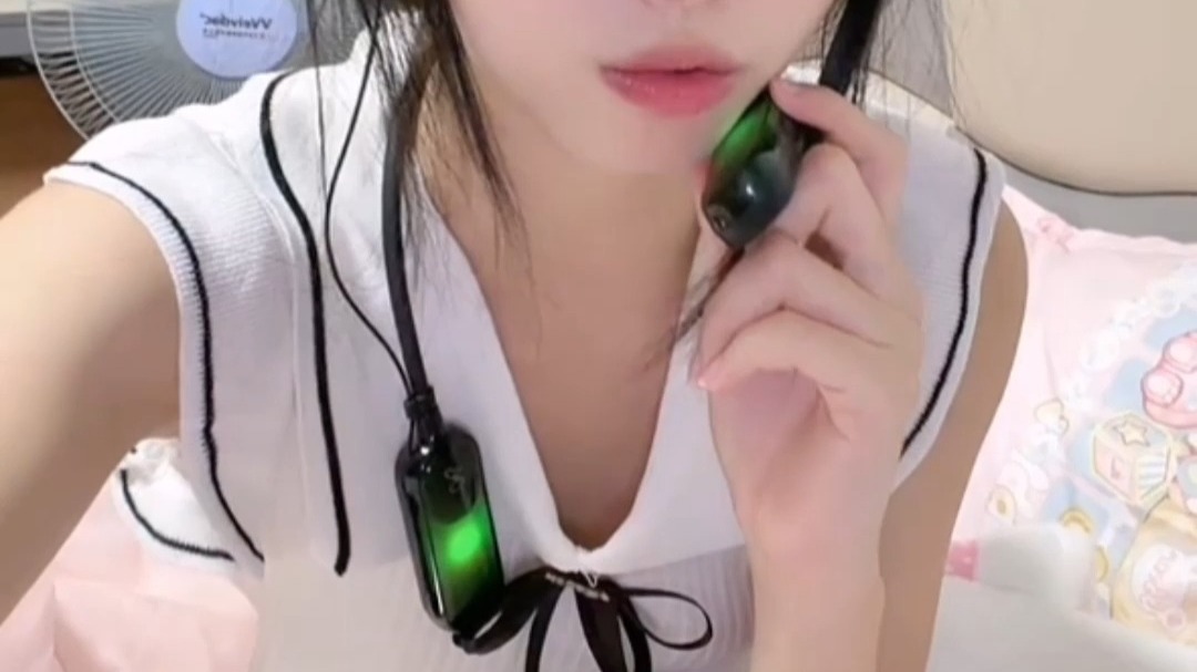 清纯女大深夜直播