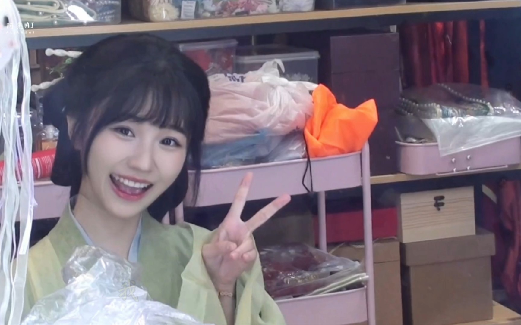 阿yueyue《故里逢春》,江南又梦烟雨 长河流入故里.