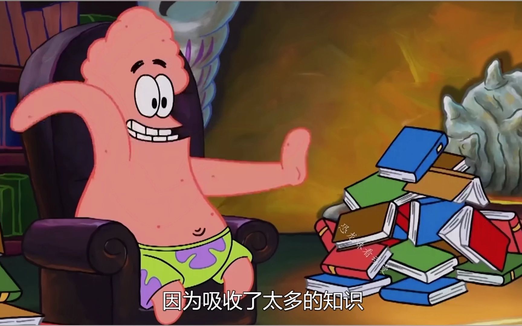 派大星沉迷于看书结果脑袋越来越大,直接卡在门上出不来了