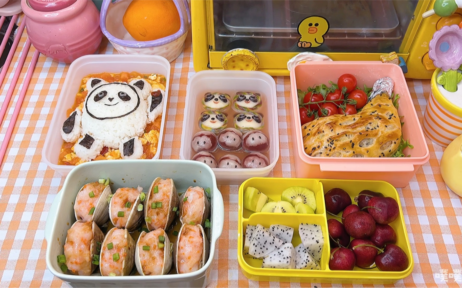 给林先生做了可爱的冰墩墩便当～感觉他打开便当那刻又要被同事围观啦