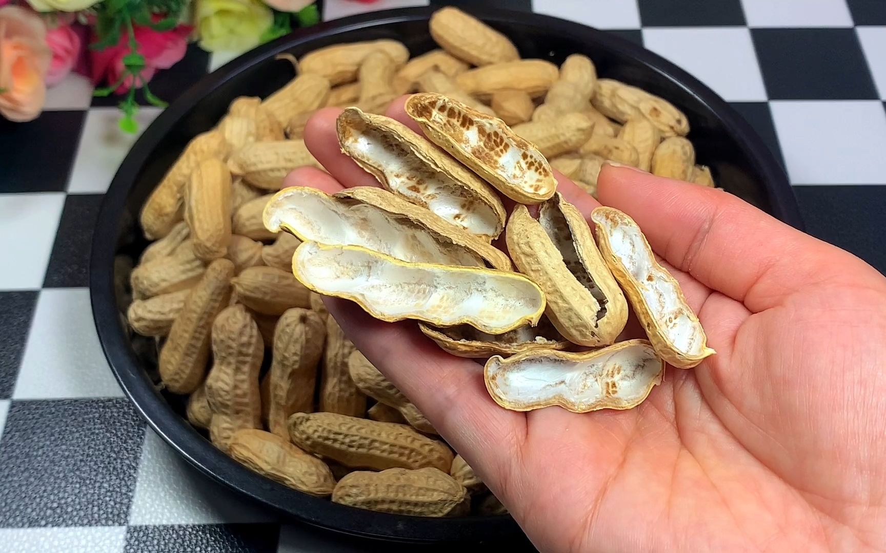 花生皮不要再扔了,用它煮水喝,作用拿肉都不换,花生壳的妙用