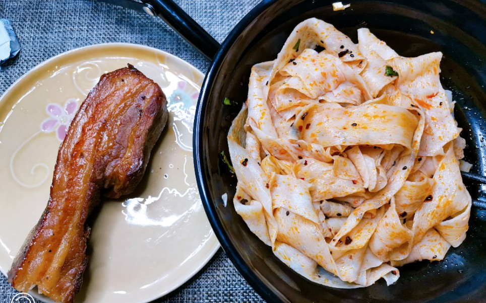 【自制烤肉 红油面皮】纪念第一次失败的吃播