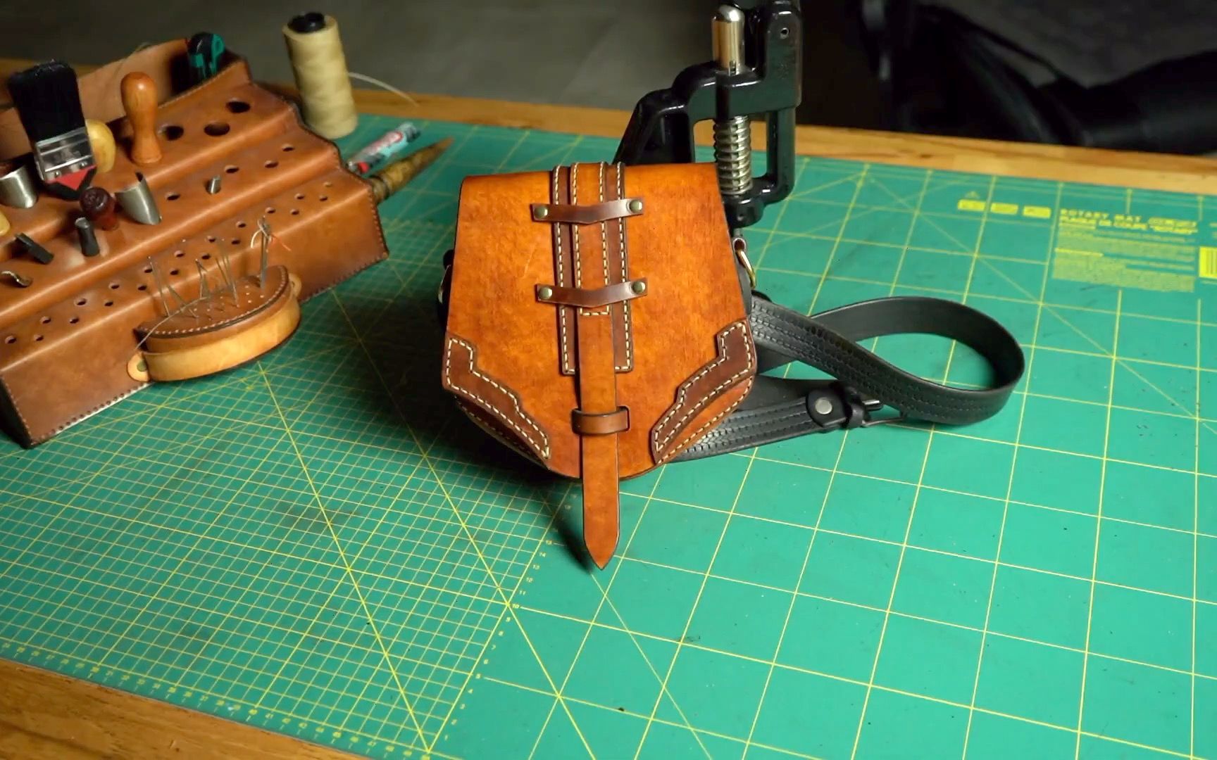 「含图纸」【手工皮具】复古腰包的制作